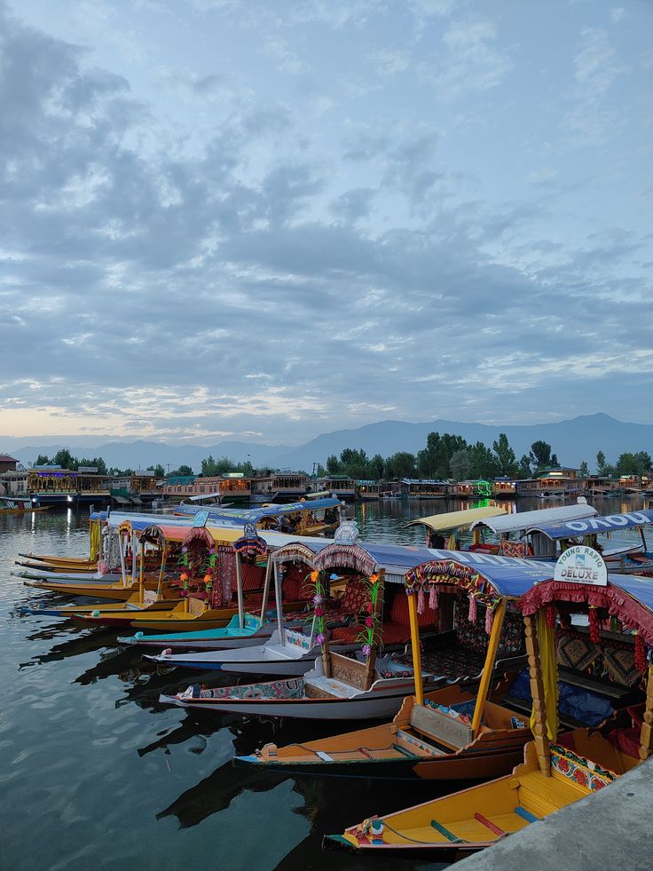 KASHMIR TOUR PACKAGES